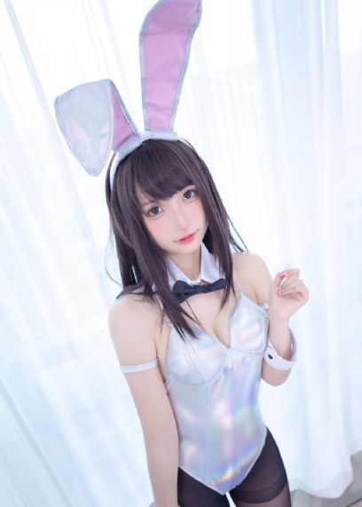 一头短发完美身材的美巨乳色情黑妹-云播欧美电影在线