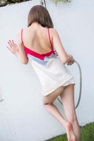 女仆穿白丝裸体吃奶玩乳视频-粤语中字免费观看韩国