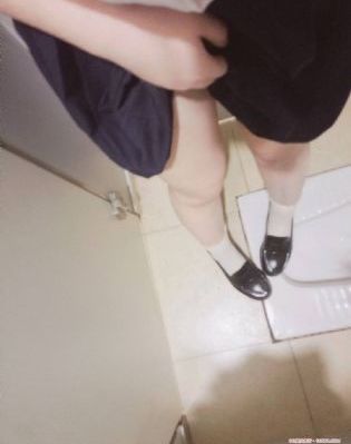 把冰块一个一个的推下去-续集影视大全视频
